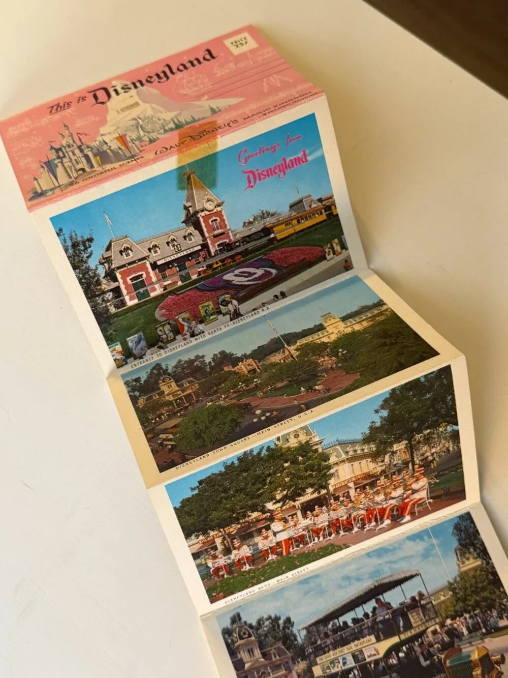 Vintage 1960s Disneyland Magic Kingdom Picture Postcard Book